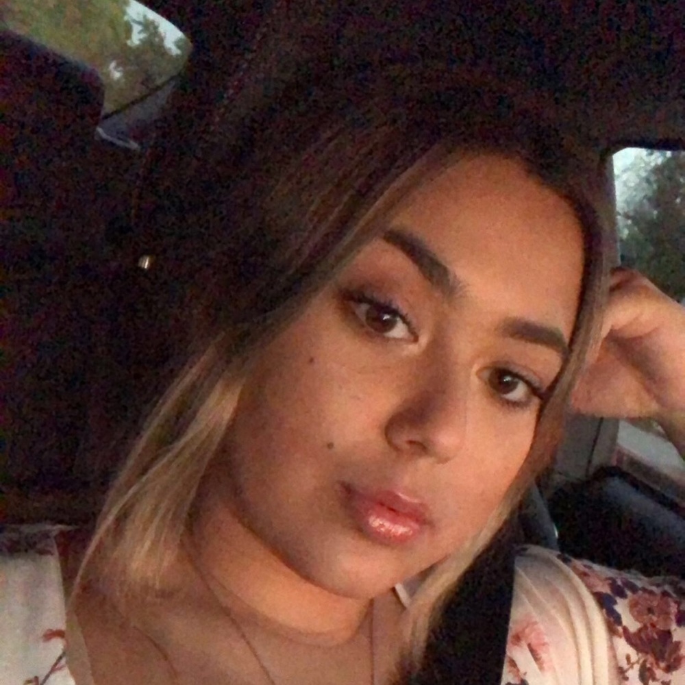 Meet your Posher, Ariella